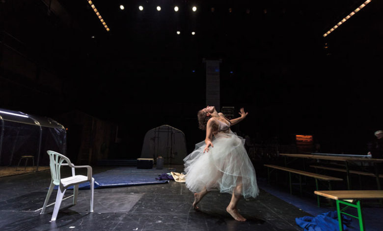 Actes-obscens-en-espai-públic-Foto May Zircus