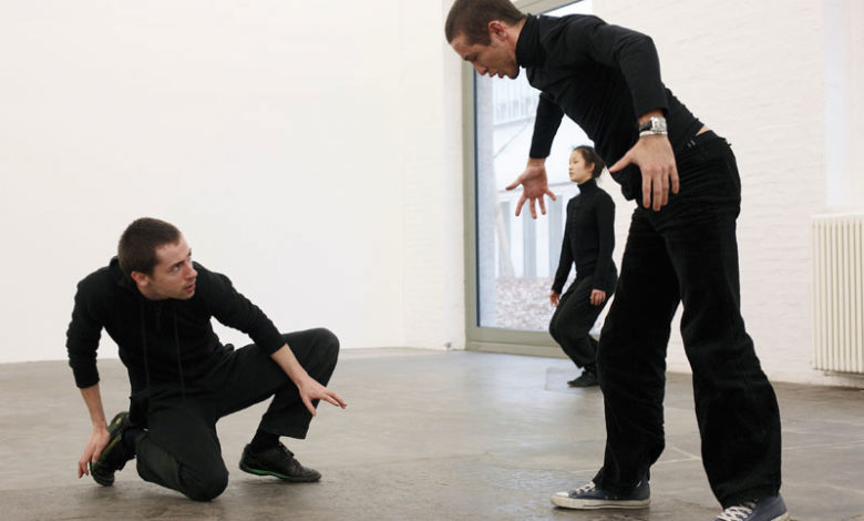 Una exposición coreografiada