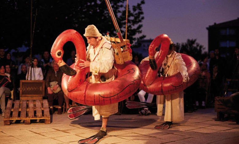 Náufragos - La Industrial Teatrera