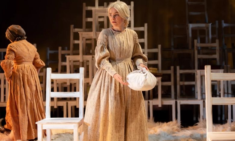 'Del color de la leche'