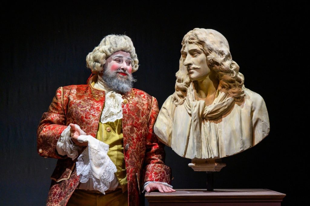 AMR HARPAGON'S BRAVE NEW WORLD photo by Nicu Cherciu