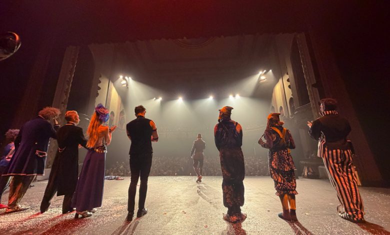 Saludo en el Teatro Jovellanos